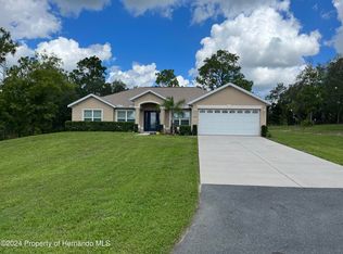 7453 Mandrake Rd, Weeki Wachee, FL 34613