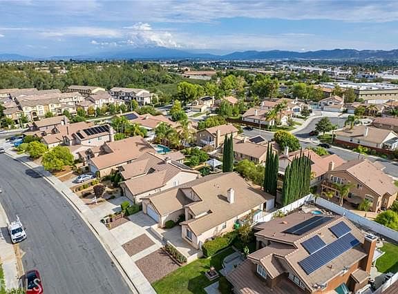 3rd image of 24109 Verdun Ln
