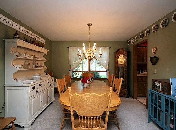 4th image of 1831 Williamsburg Ave