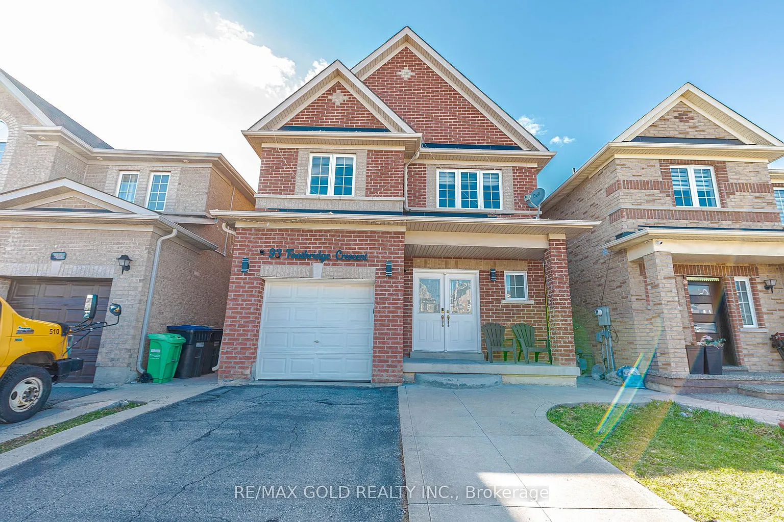 93 Footbridge Cres photo 1