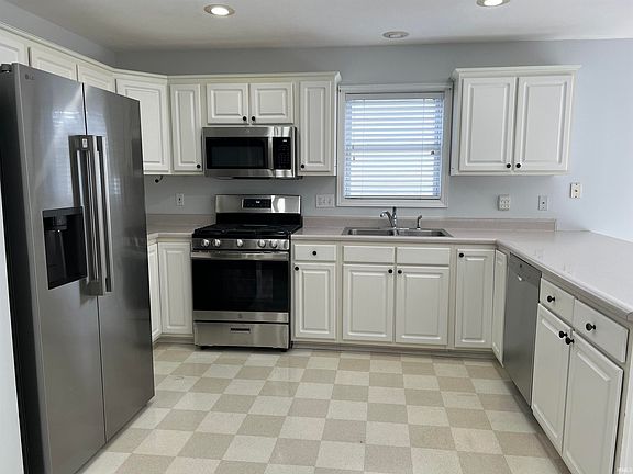 5th image of 4514 E Compton Blvd