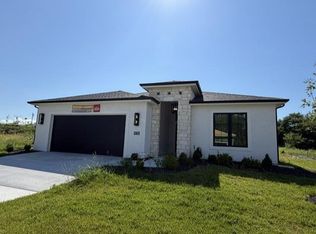 9736 N Montclair Ave, Kansas City, MO 64154
