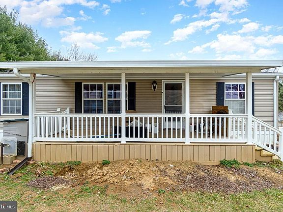 3rd image of 224 Greyfield Dr