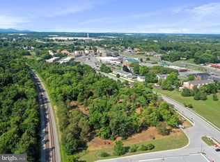 Lutz Ave, Martinsburg, WV 25404