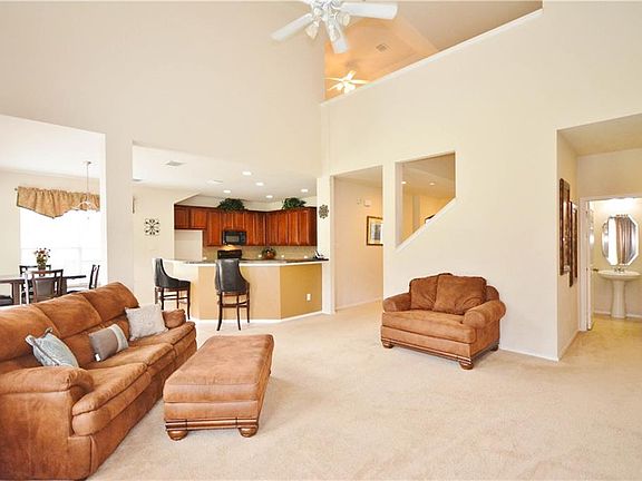 5th image of 214 Wooded Meadow Ln