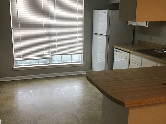 4th image of 419 Chapelwood Dr