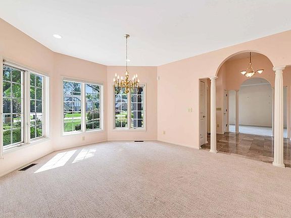 4th image of 3028 Forest Lake Dr