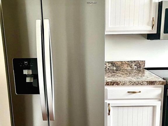 5th image of 706 Cambridge Ct