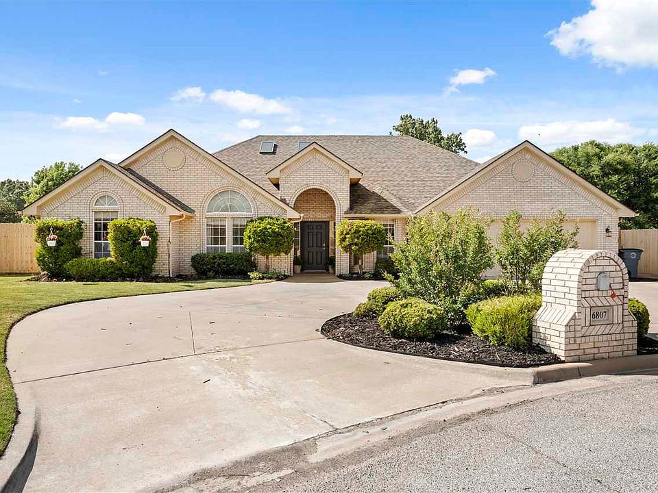 1st image of 6807 NW Faircloud Dr