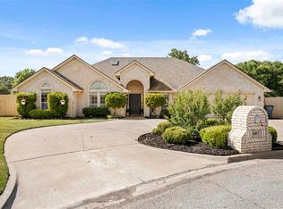 6807 NW Faircloud Dr, Lawton, OK 73505