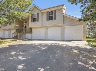 10702 N Kenwood Ave, Kansas City, MO 64155