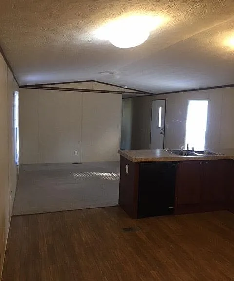 454 Bradshaw Cir #4 — Photo 2
