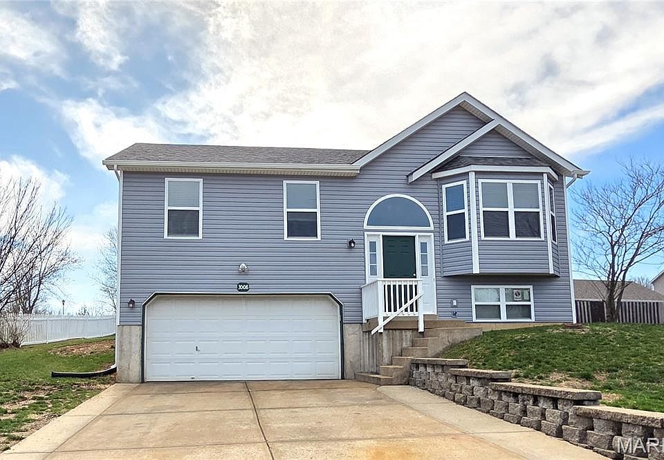 1st image of 3008 Valley Oaks Dr