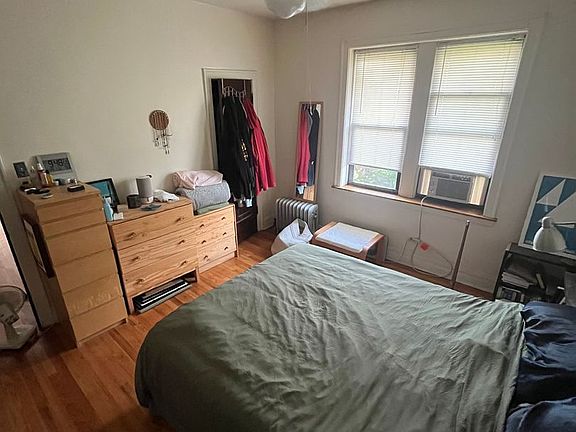 4th image of 2044-46 W Berteau Ave #2044-1