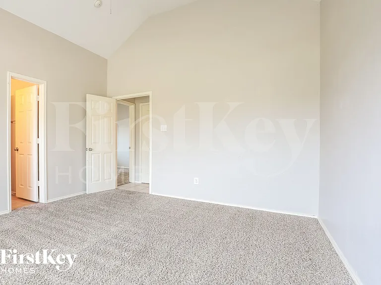 1731 Vista Ridge Dr W — Photo 16