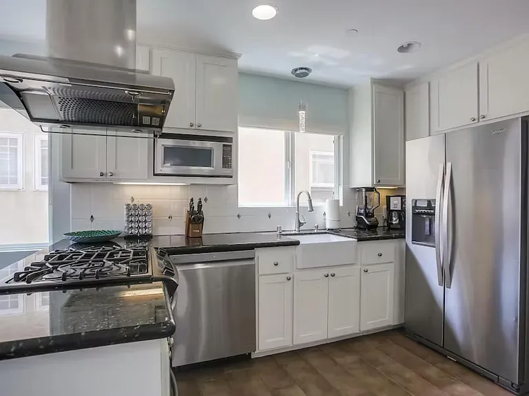 817 Ostend Ct — Photo 3