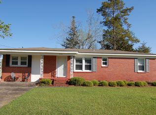 904 W Pine Ave, Geneva, AL 36340