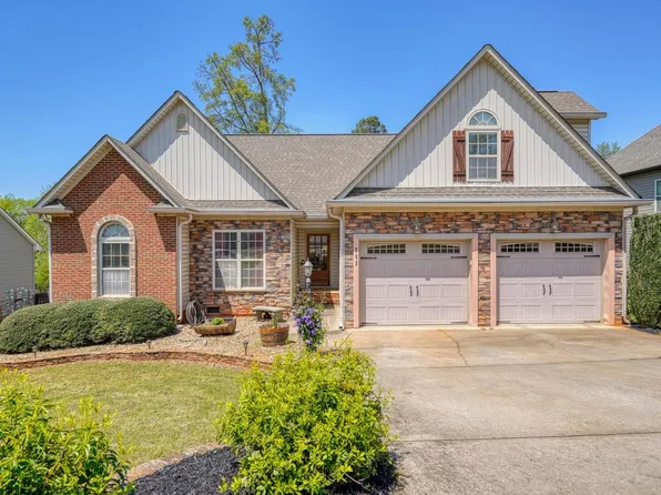 702 Secretariat Dr, Boiling Springs, SC 29316