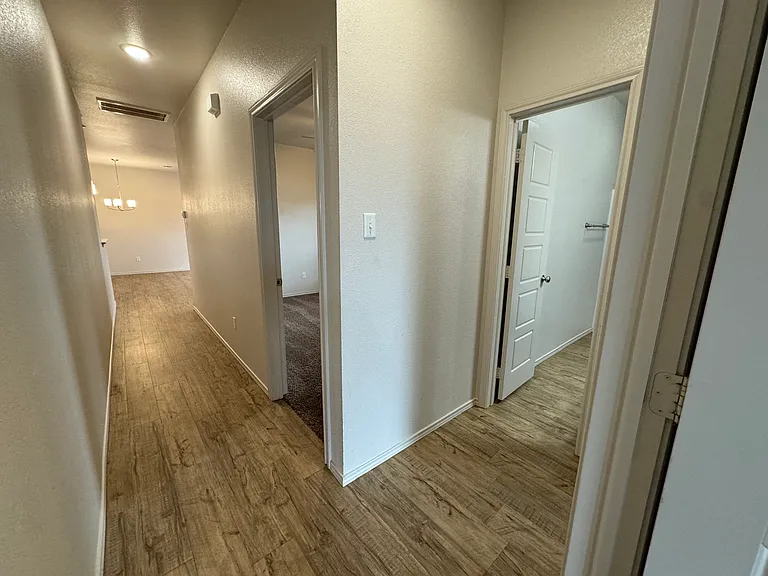 11824 Evanston Ave — Photo 18
