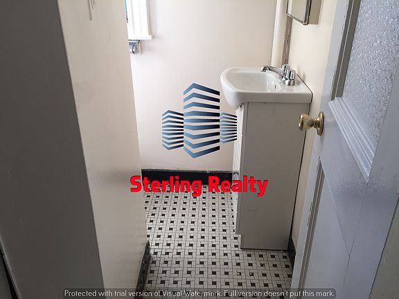 3rd image of 2395 29th St #5