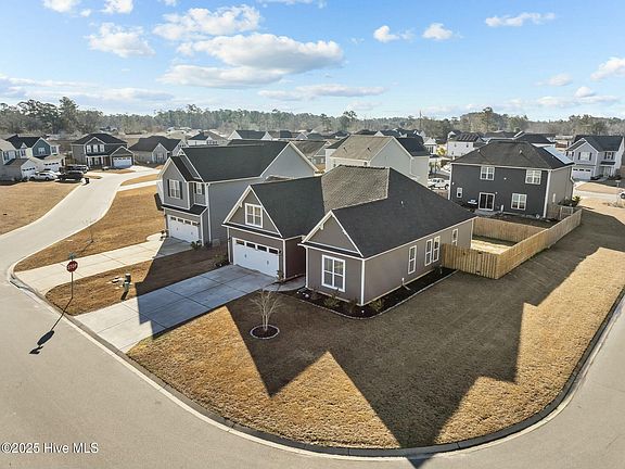 4th image of 1300 Putnam Drive