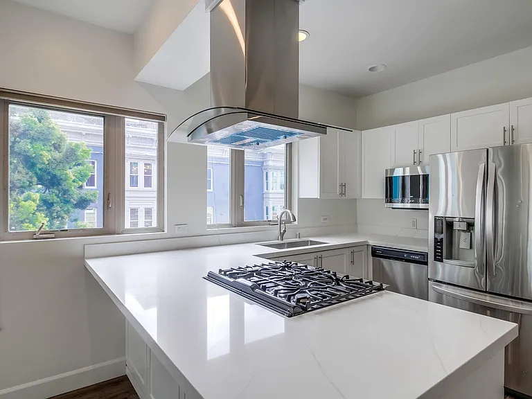 450 J St #3131 — Photo 12