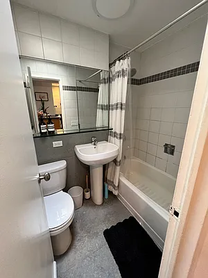 Rented by One New York Realty Inc | media 16