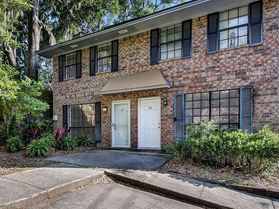 1st image of 2220 E Victory Dr APT 22