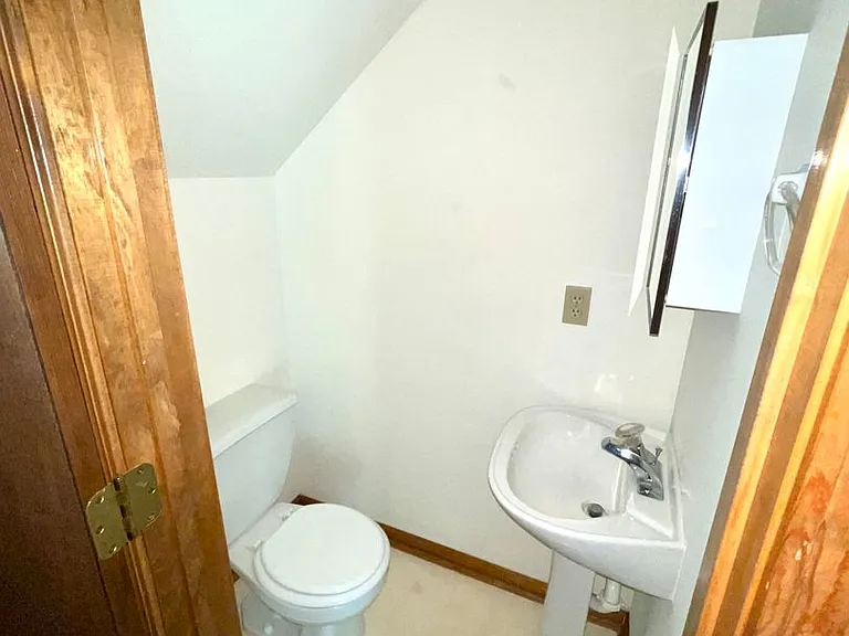 4601 W Millbrook Dr — Photo 9