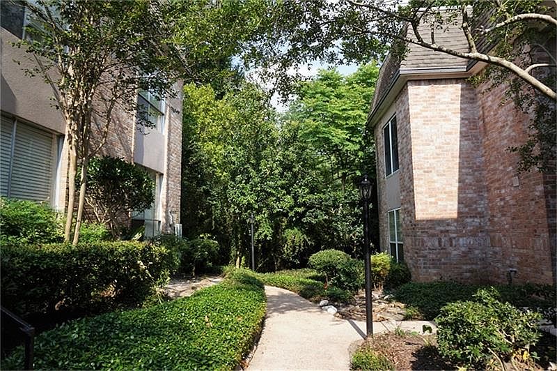 1st image of 1811 Stoney Brook Dr #88