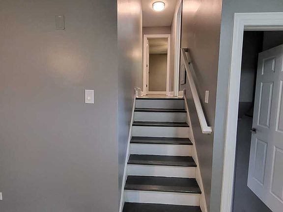 4th image of 15808 Ashland Ave