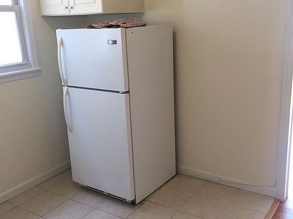 3rd image of 2386 24th St APT 2