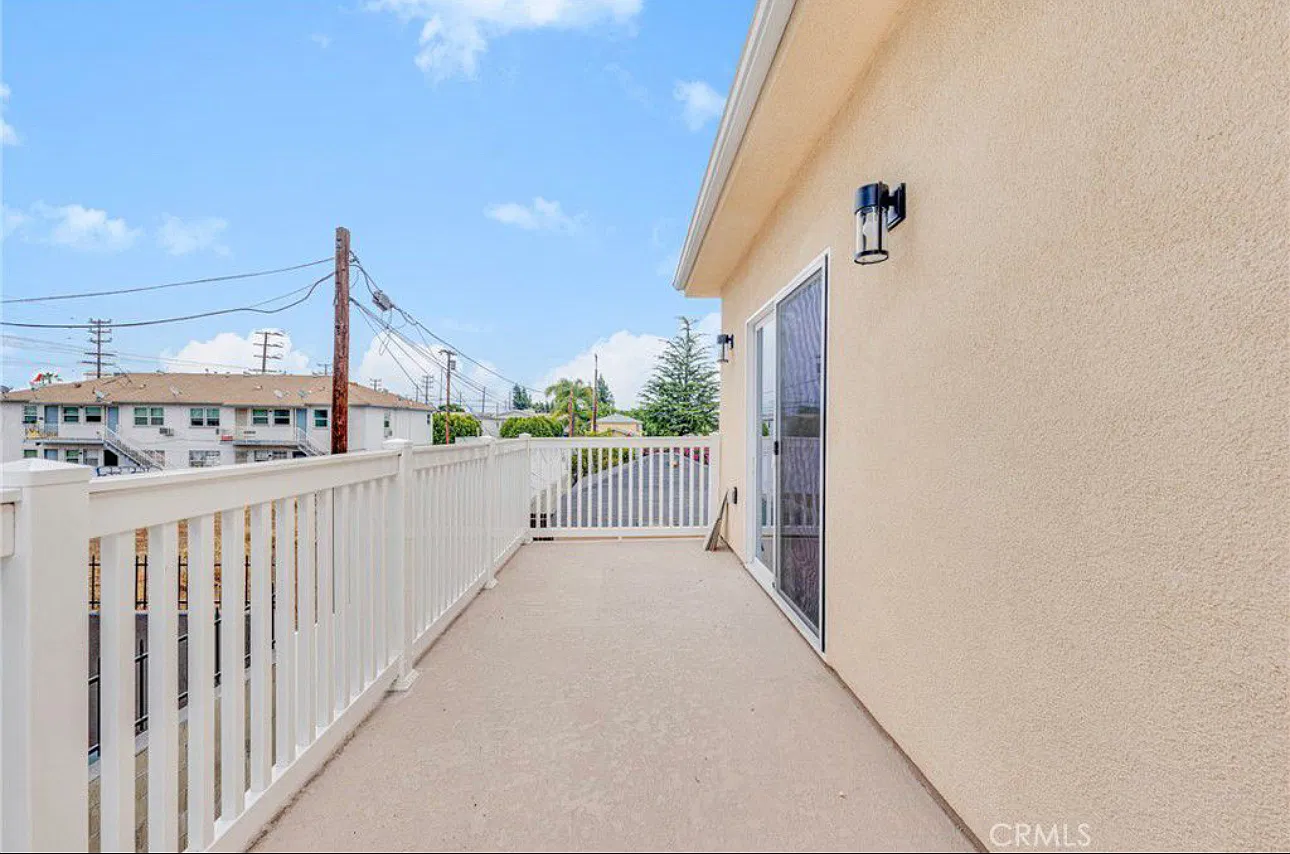 6744 Radford Ave — Photo 4