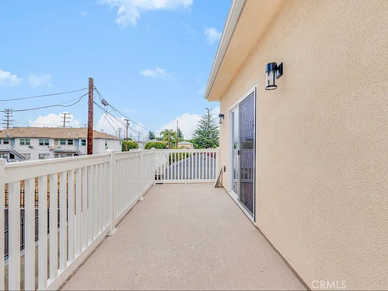 6744 Radford Ave — Photo 4