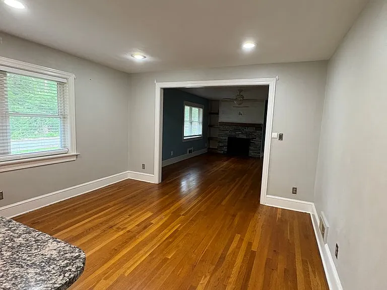3 bedroom 3 bath in Spartanburg with Lots of Space Workshop in the garage!! — Photo 34