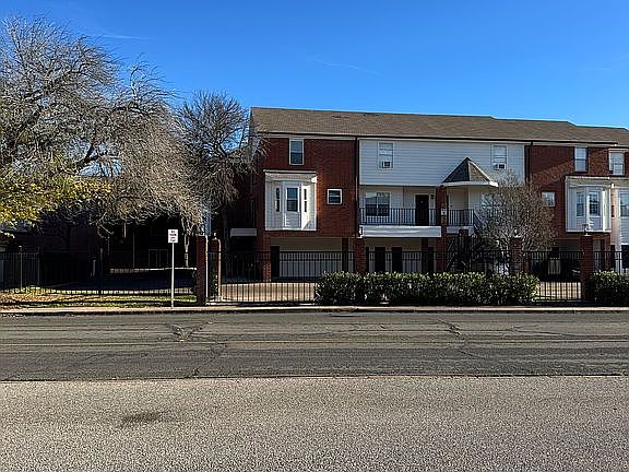 2nd image of 600 Bagby Ave APT 2B