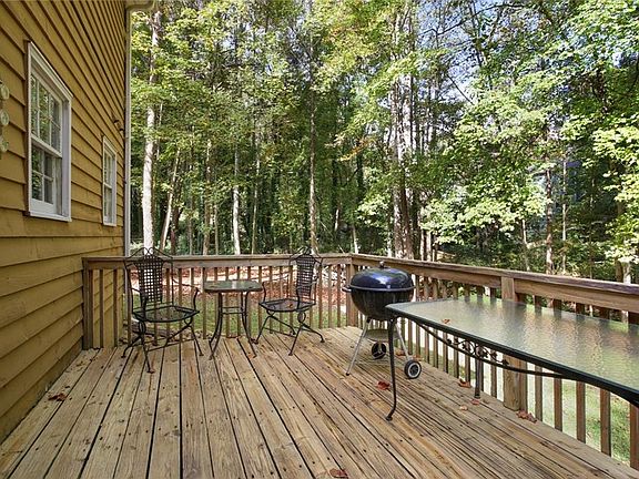 5th image of 923 Little River Ln