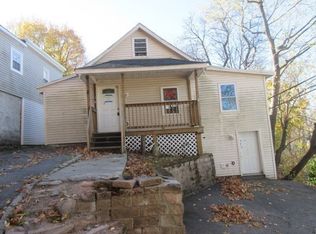 8 Hawkins St, Worcester, MA 01604