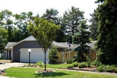 2nd image of 12394 Hillcliff Cir
