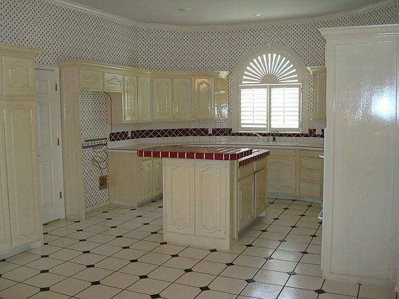 4th image of 30 Sapphire St