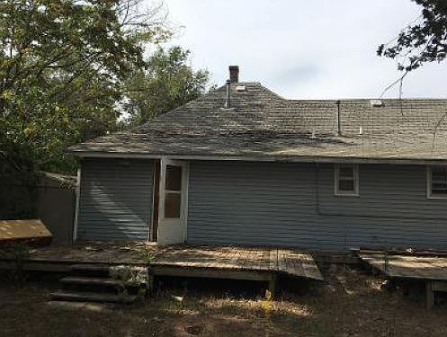 2nd image of 929 E Oklahoma Ave