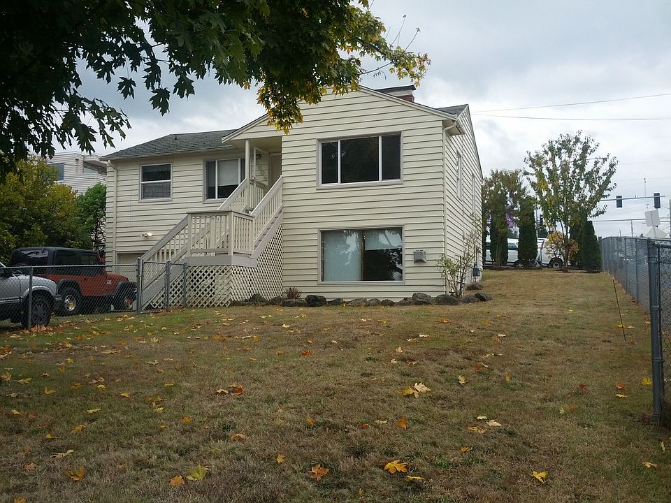 1st image of 10502 Palatine Ave N