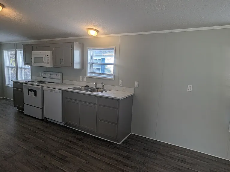 Oakridge Estates — Photo 16