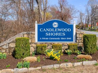 18 Skyline Dr, Brookfield, CT 06804
