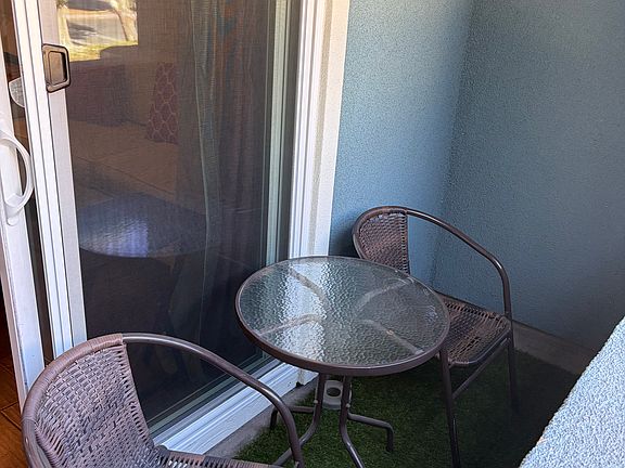 Balcony (2nd floor)
