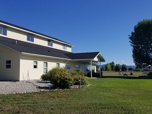 3rd image of 703 Bass Ln