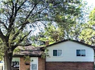 29239 Cambridge St, Garden City, MI 48135