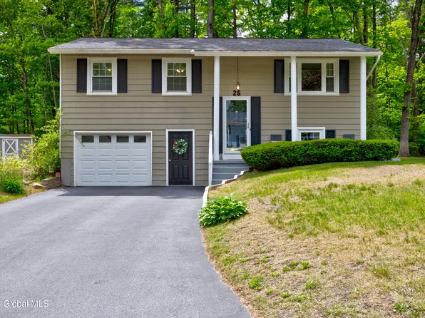 25 Lamplighter Lane Lane, Saratoga Springs, NY 12866