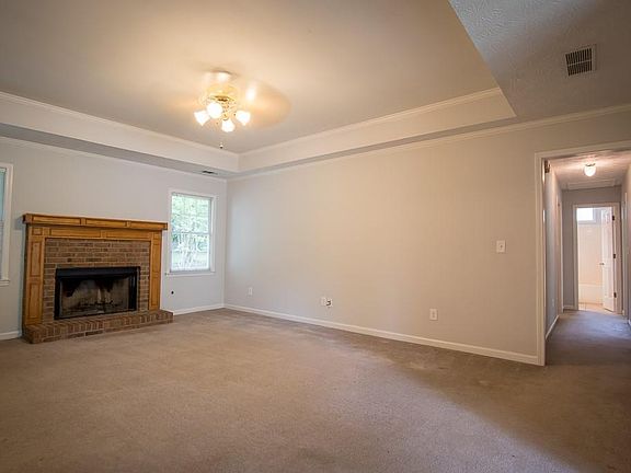 5th image of 2126 Amherst Trl SE