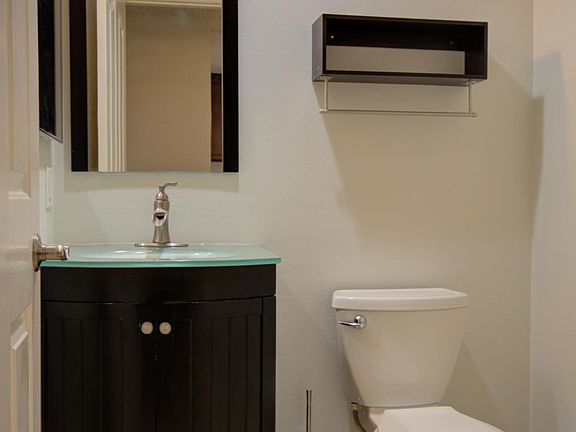 5th image of 2706 Honolulu Ave APT 211